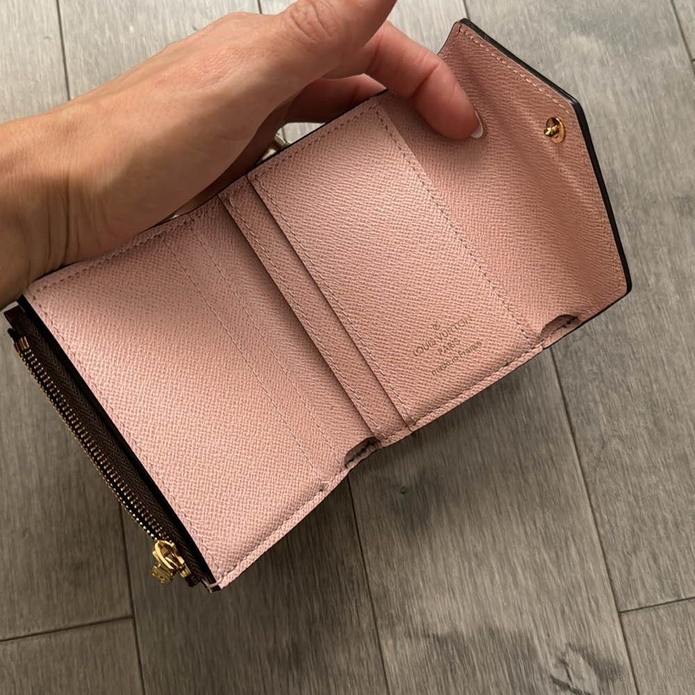 Louis Vuitton Zoé Wallet - Picture 3 of 5